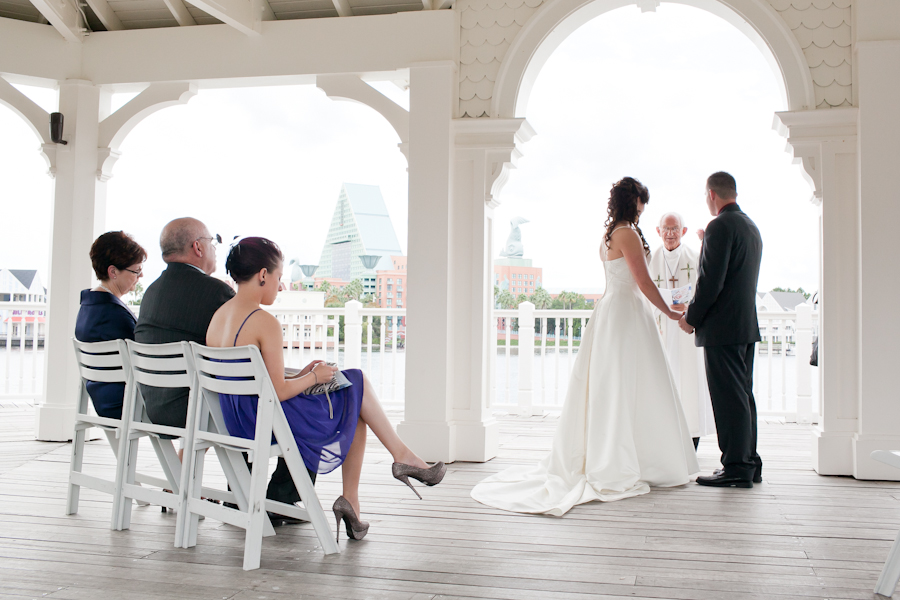 Tracy David Walt Disney World Wedding David Apuzzo Photography